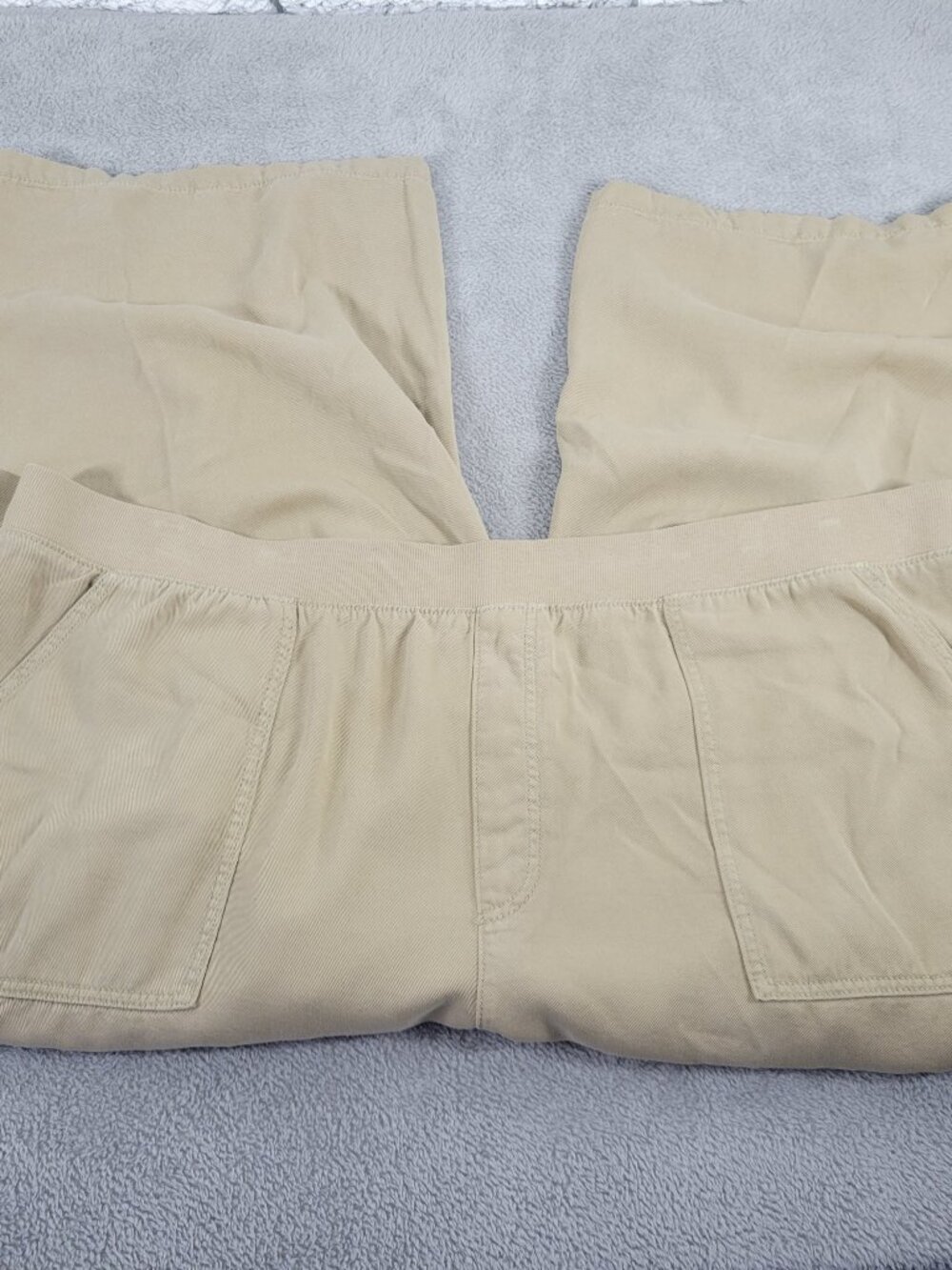 St John's Bay Womens Plus Size 4X Tan Capri Pants Elastic Waist CAP7E